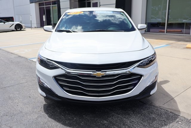 2024 Chevrolet Malibu photo 2