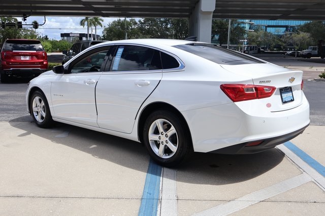2024 Chevrolet Malibu photo 4
