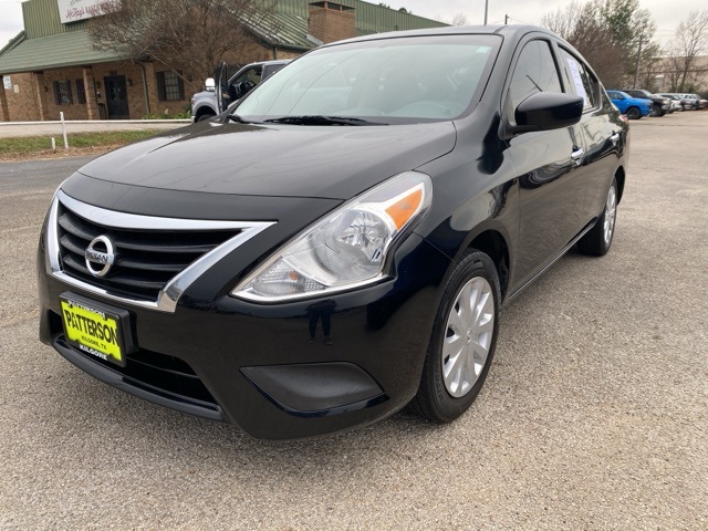 2019 Nissan Versa Sedan SV's photo