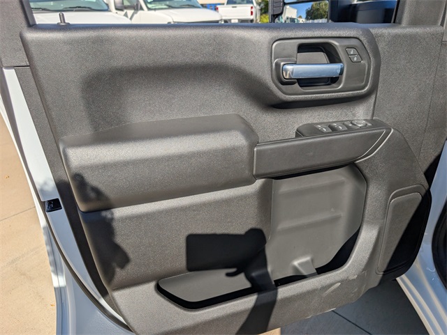 2026 Chevrolet Silverado 2500HD photo 4