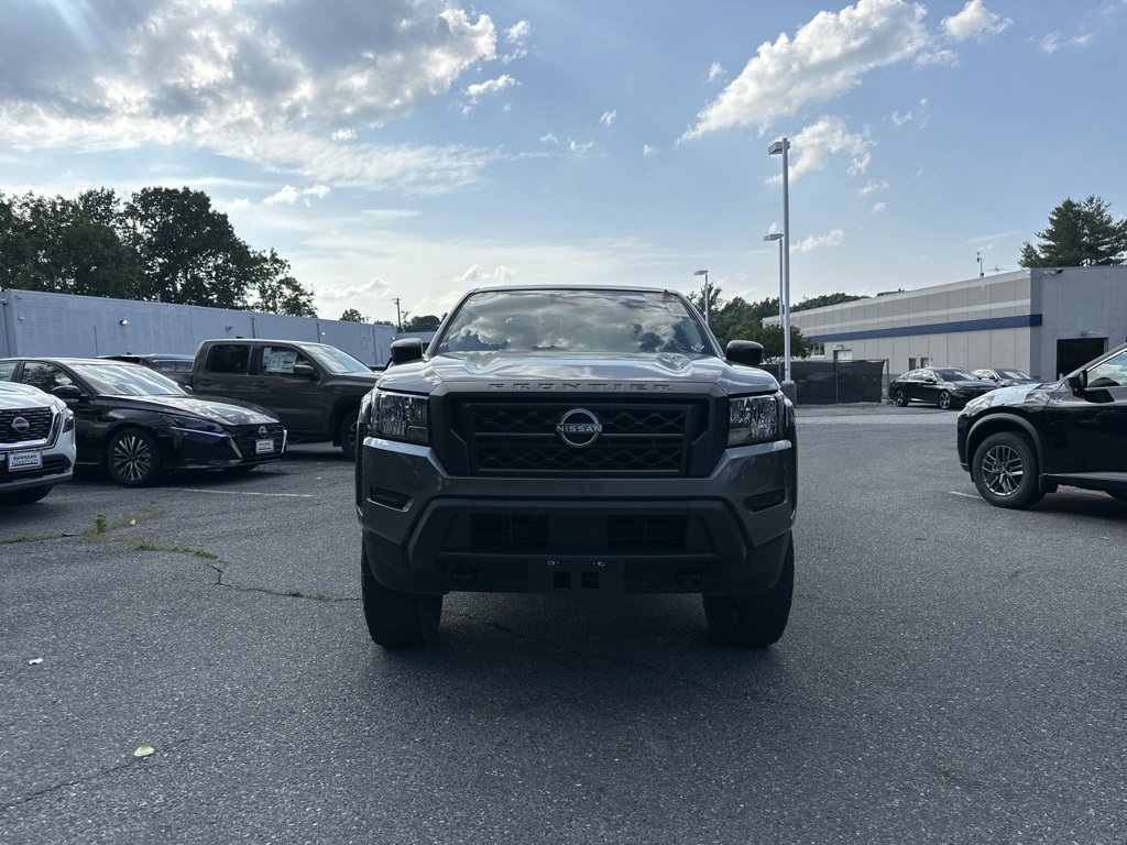 2022 Nissan Frontier S's photo