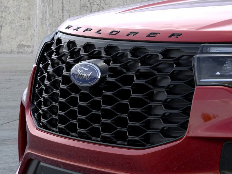2025 Ford Explorer ST-Line photo 16
