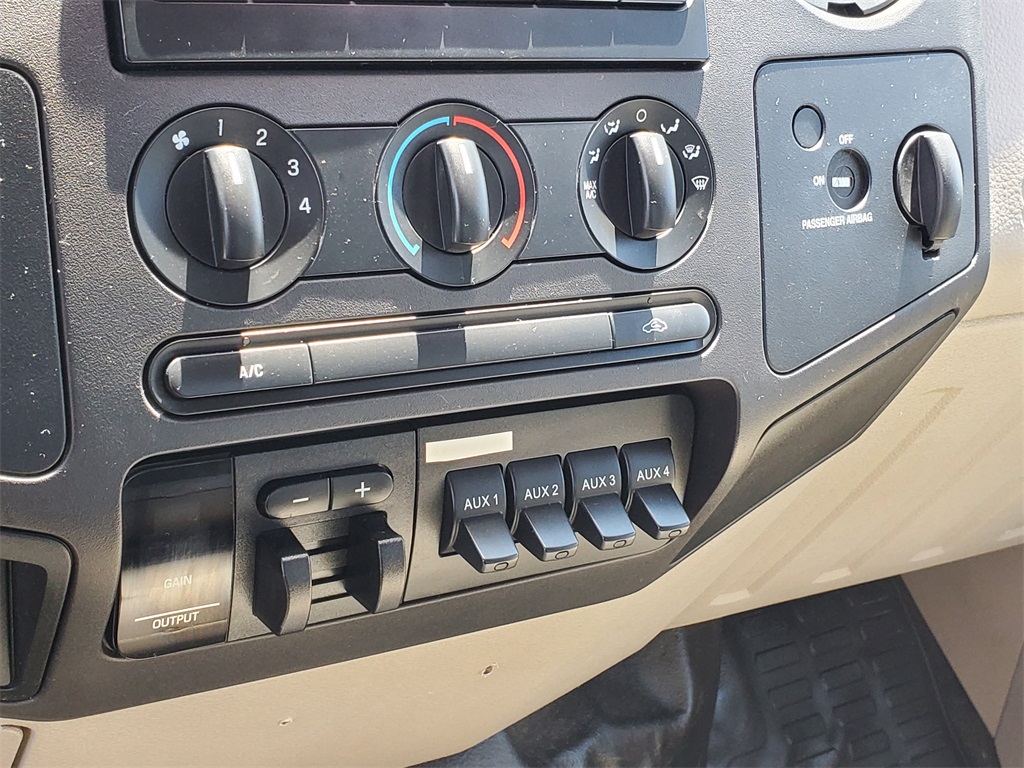 2008 Ford F-450 photo 14