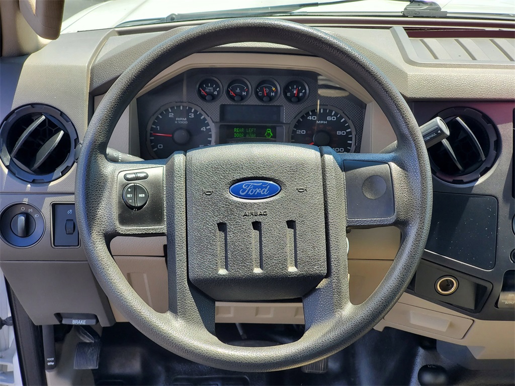 2008 Ford F-450 photo 17