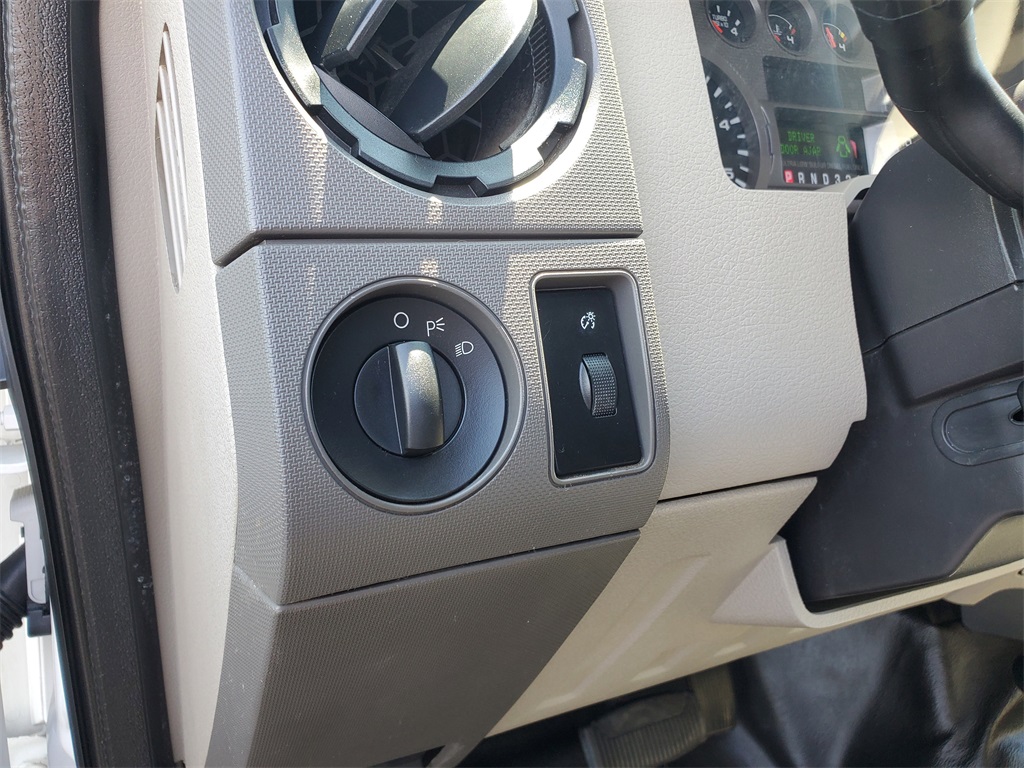 2008 Ford F-450 photo 8