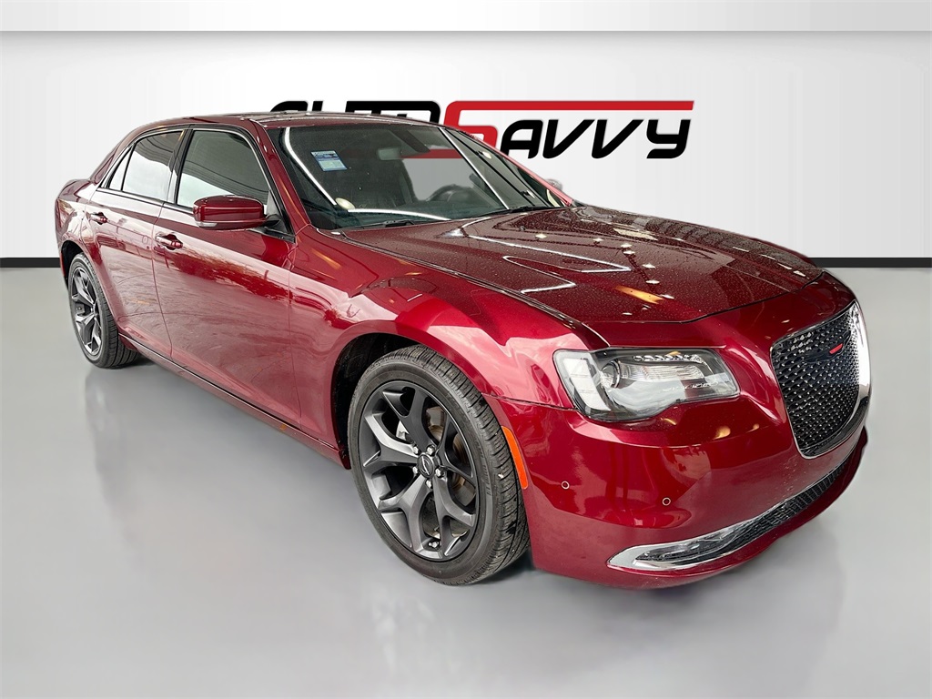 2023 Chrysler 300 S's photo