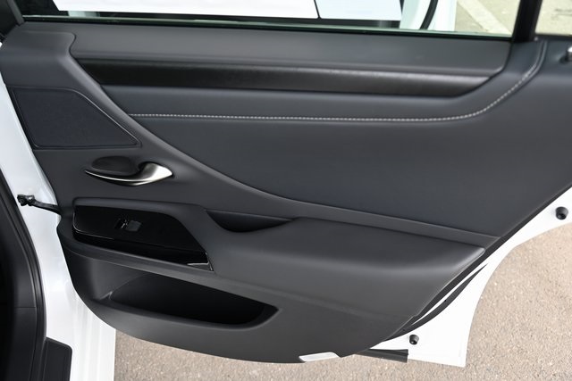 2025 Lexus ES 300h photo 20