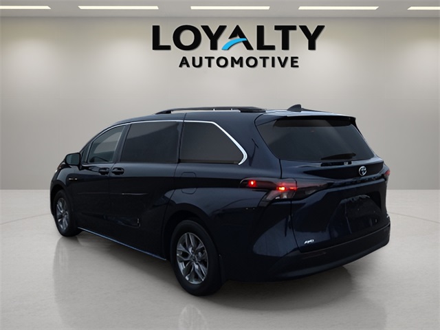 Used 2024 Toyota Sienna Van