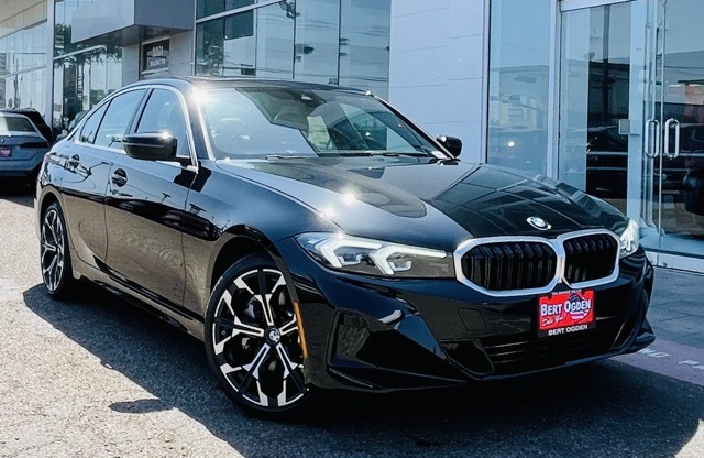 2025 BMW 3 Series 330i's photo