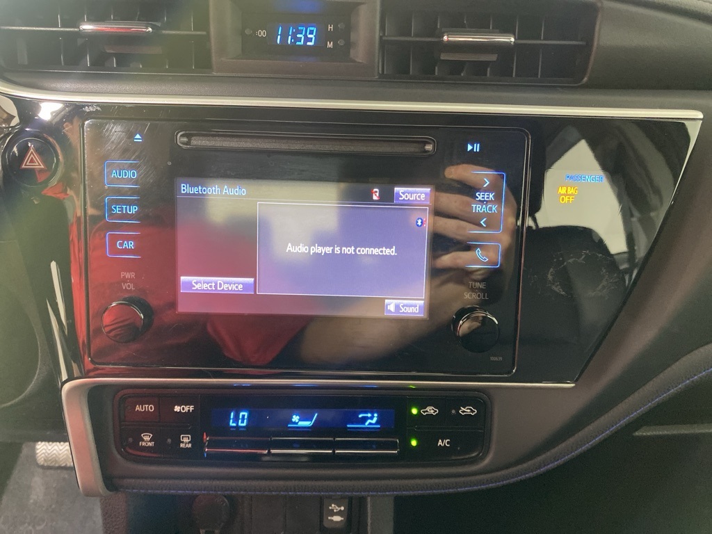 2019 Toyota Corolla SE photo 4