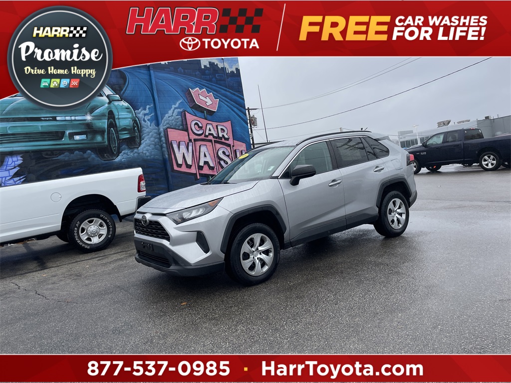 2019 Toyota RAV4 LE's photo