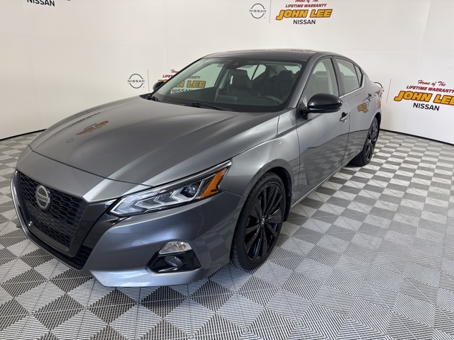 2022 Gun Metallic Nissan Altima 2.5 SR Sedan