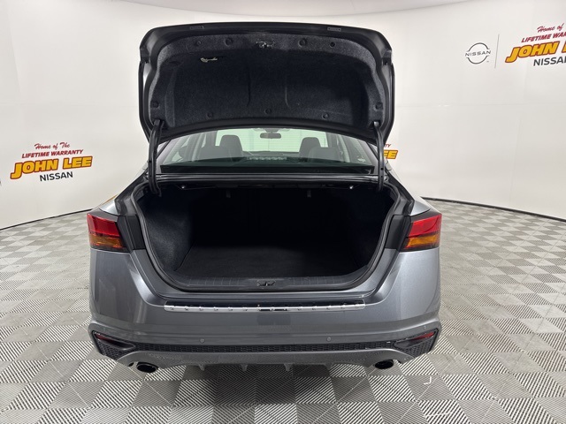 2022 Gun Metallic Nissan Altima 2.5 SR FWD Sedan
