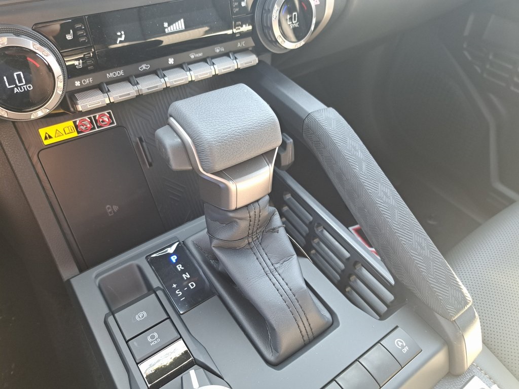 2025 Toyota Tacoma Limited photo 13