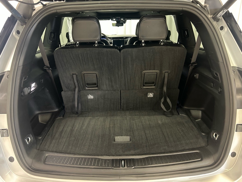 used 2024 Jeep Grand Cherokee L car, priced at $33,998