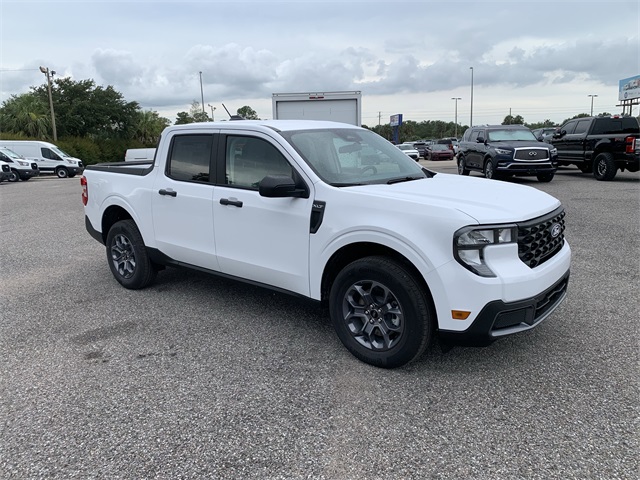 2025 Oxford White Ford Maverick XLT FWD Truck
