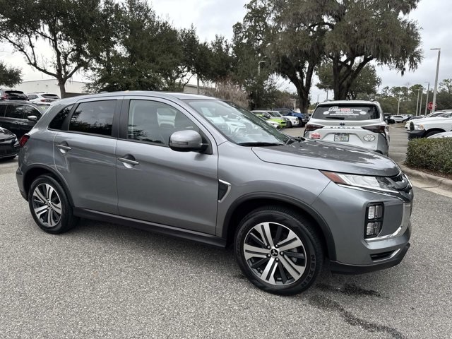 2024 Mitsubishi Outlander Sport SE's photo