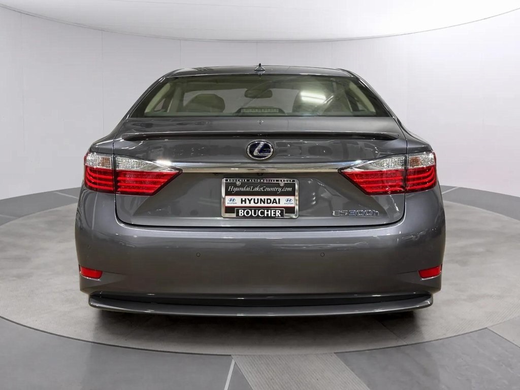 2013 Lexus ES 300h photo 4