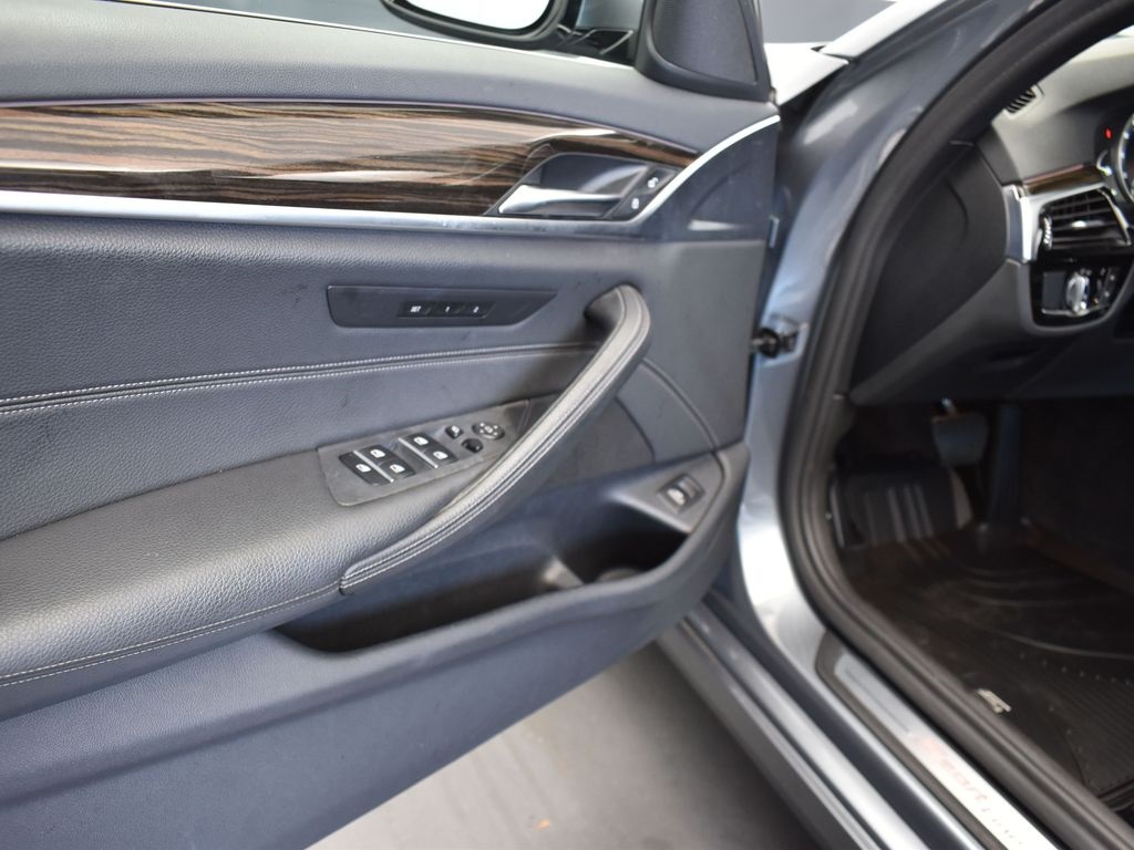 2019 Bluestone Metallic BMW 5 Series 540i RWD Sedan