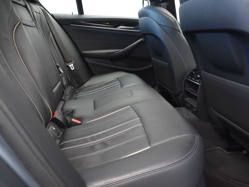 2019 Bluestone Metallic BMW 5 Series 540i RWD Sedan