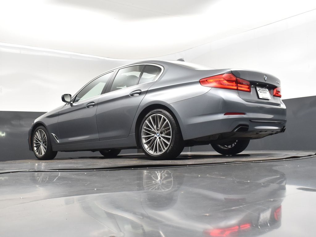 2019 Bluestone Metallic BMW 5 Series 540i RWD Sedan