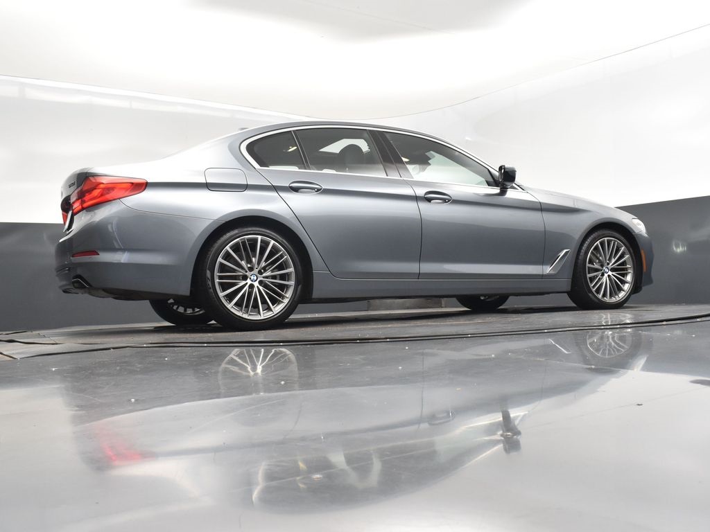 2019 Bluestone Metallic BMW 5 Series 540i RWD Sedan
