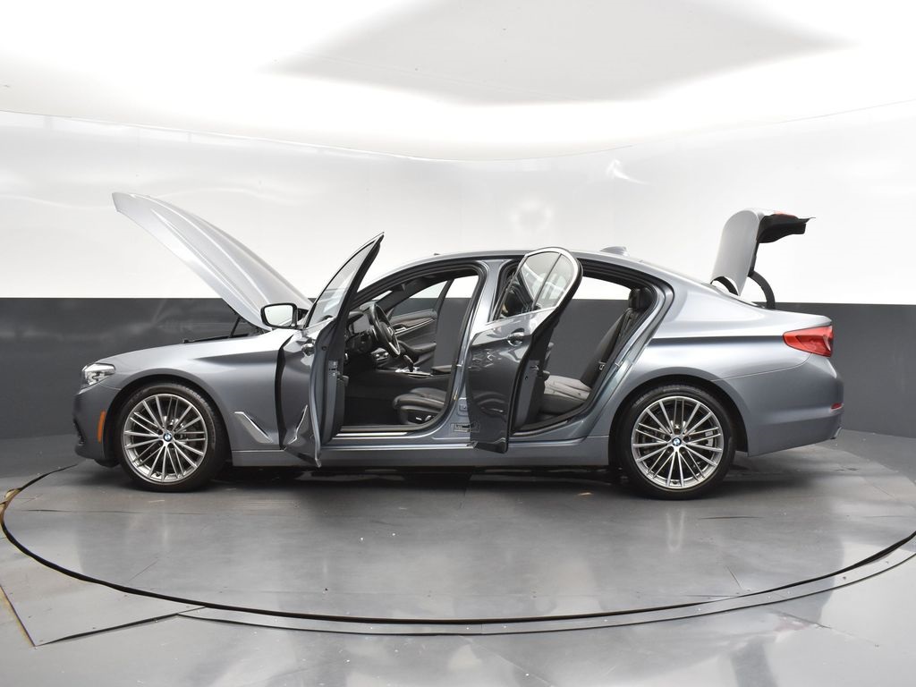 2019 Bluestone Metallic BMW 5 Series 540i RWD Sedan