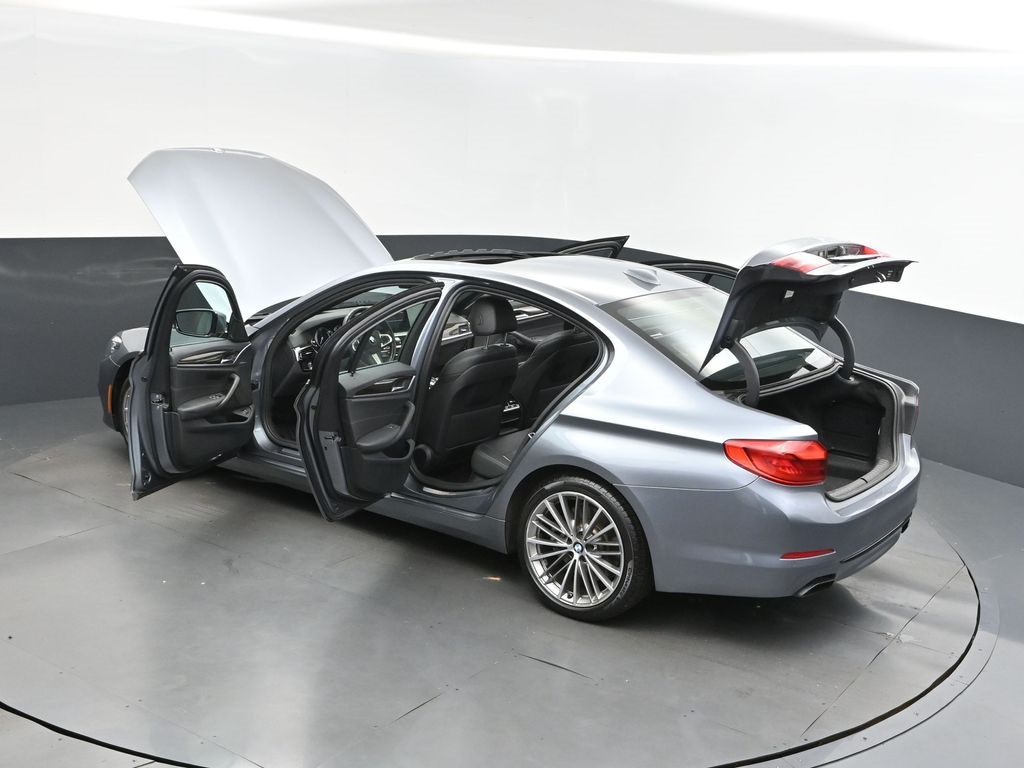 2019 Bluestone Metallic BMW 5 Series 540i RWD Sedan