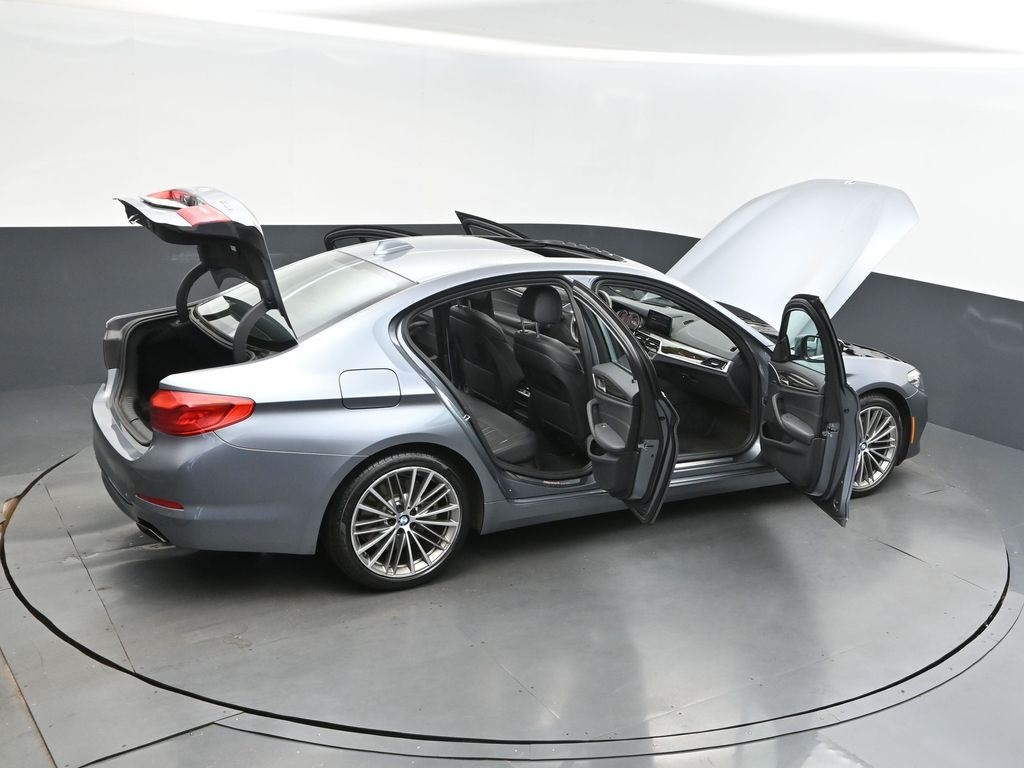 2019 Bluestone Metallic BMW 5 Series 540i RWD Sedan