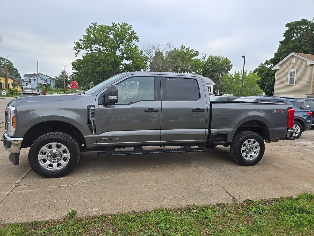 Used 2024 Ford F-250SD XLT Trucks