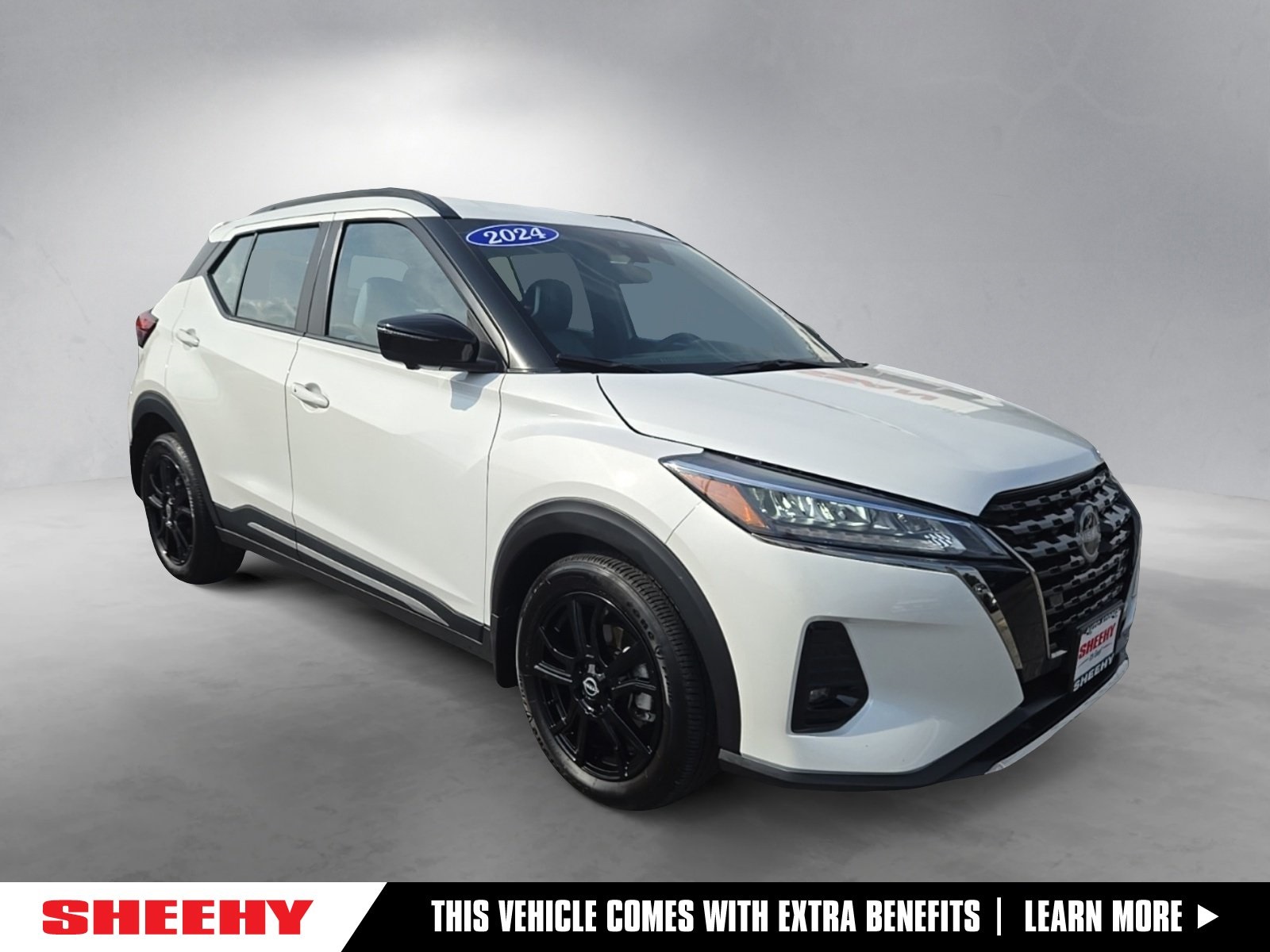 2024 Nissan Kicks SR's photo