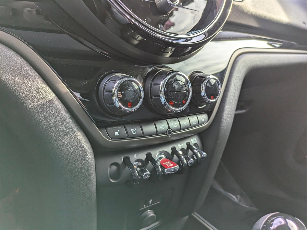 2024 Mini Cooper Signature photo 19