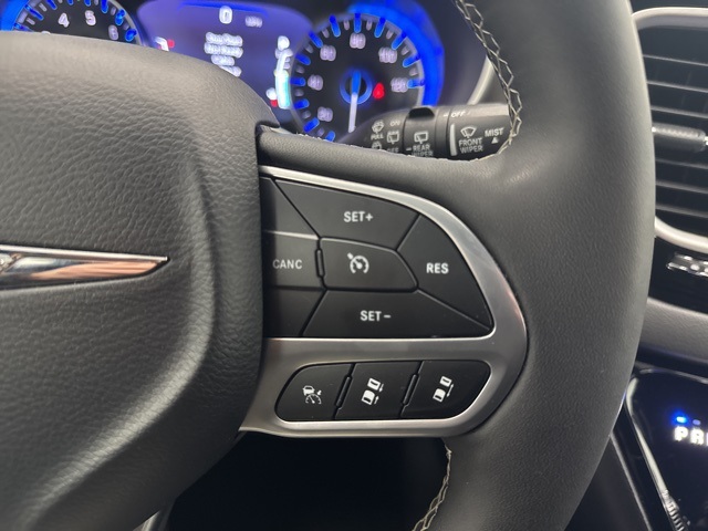 used 2025 Chrysler Pacifica car, priced at $29,999