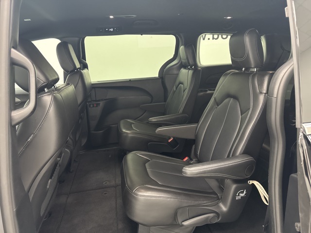 used 2025 Chrysler Pacifica car, priced at $29,999