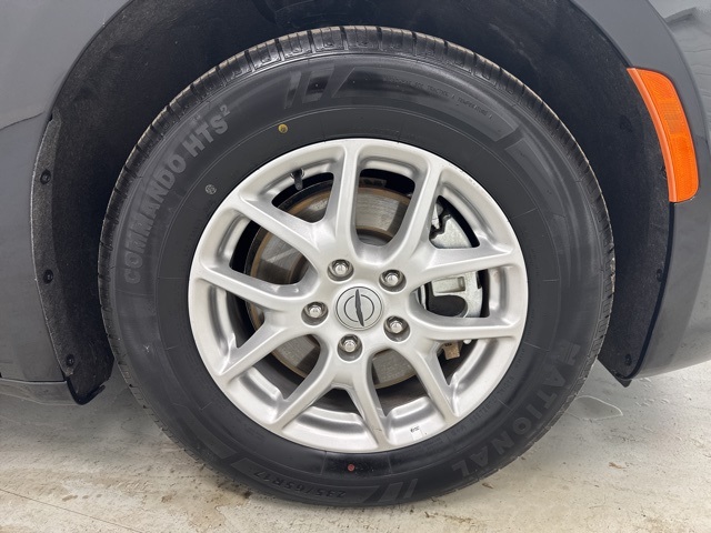 used 2025 Chrysler Pacifica car, priced at $29,999