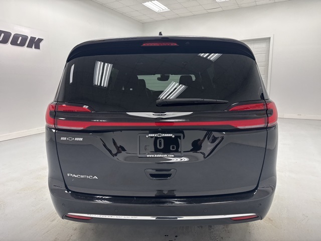 used 2025 Chrysler Pacifica car, priced at $29,999