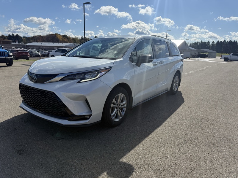 Used 2023 Toyota Sienna Van
