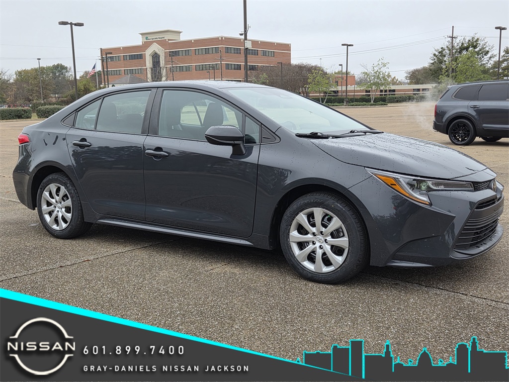 2023 Toyota Corolla LE's photo