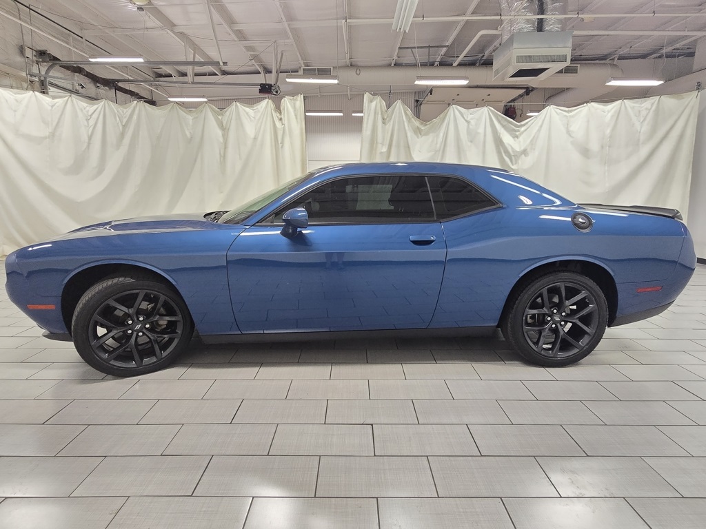 2022 Dodge Challenger SXT photo 8
