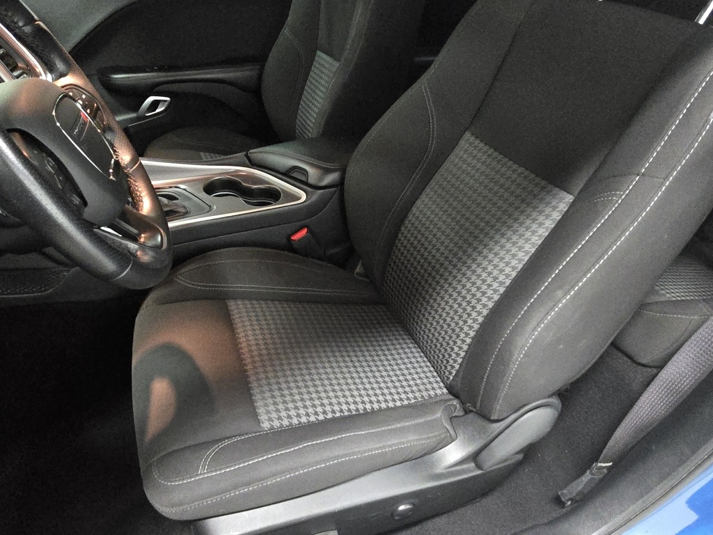 2022 Dodge Challenger SXT photo 18