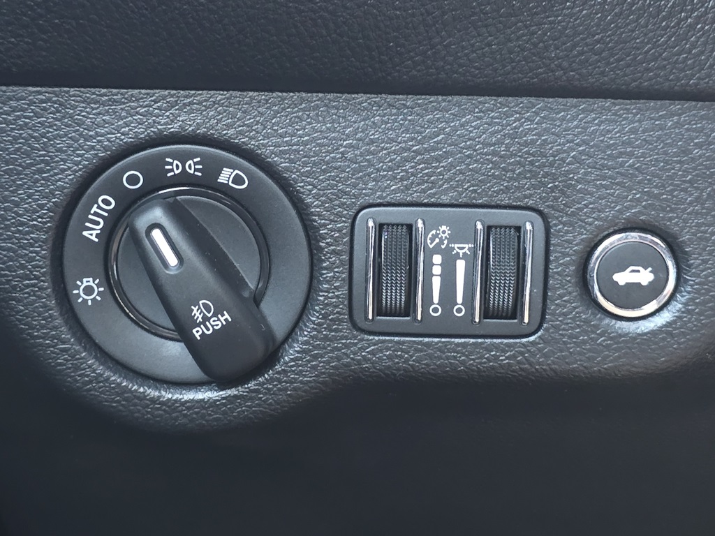 2022 Dodge Challenger SXT photo 20