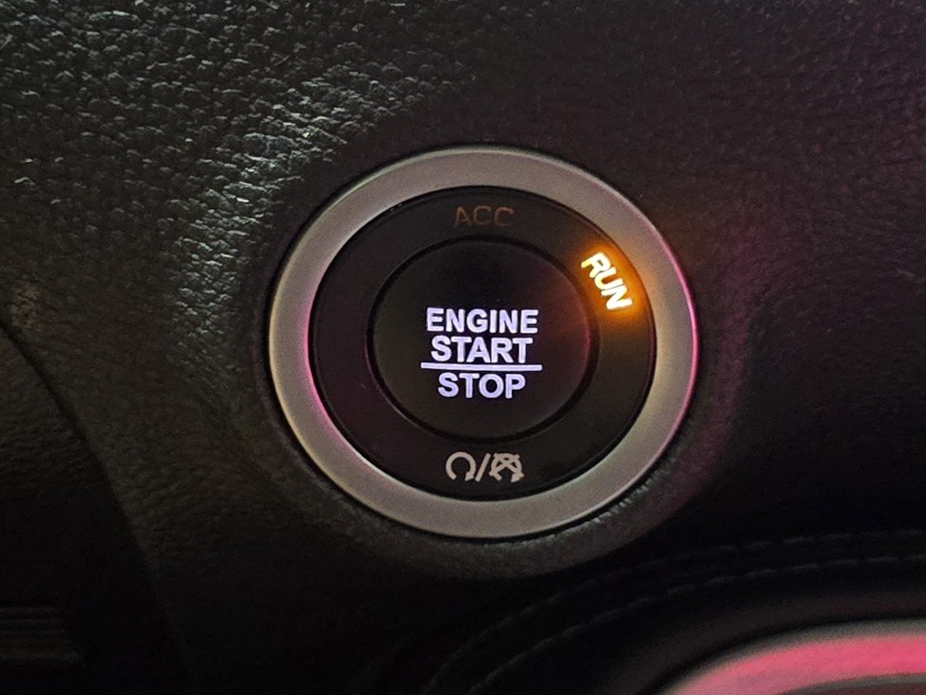 2022 Dodge Challenger SXT photo 25