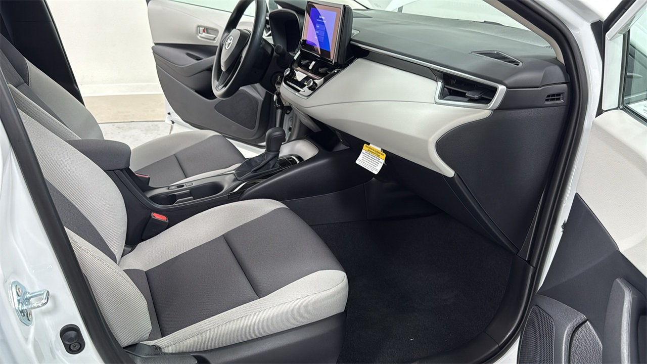 2026 Toyota Corolla LE photo 17