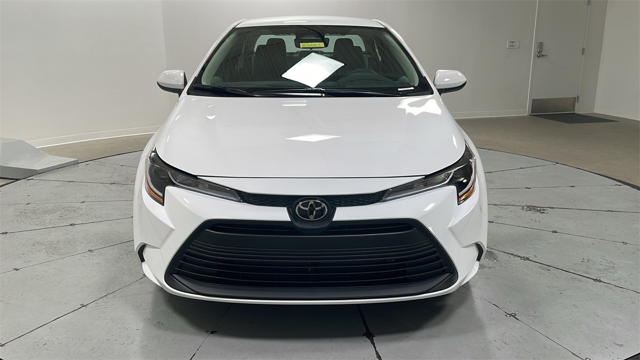 2026 Toyota Corolla LE photo 2