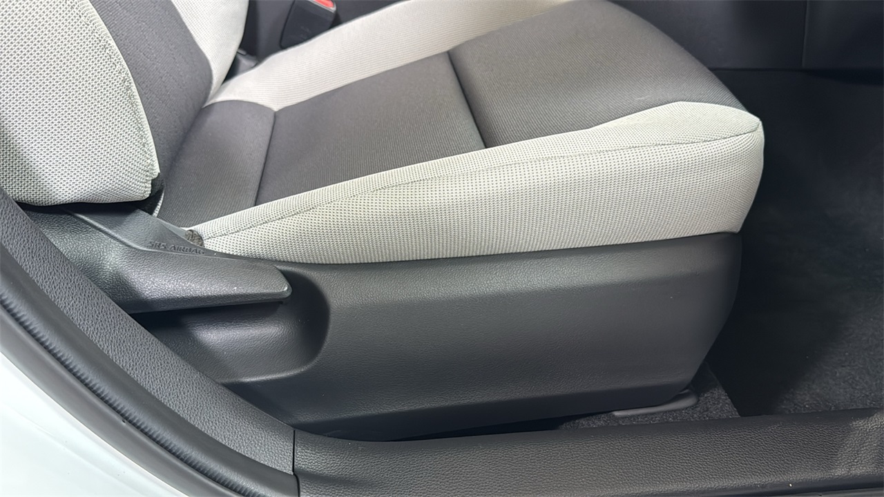 2026 Toyota Corolla LE photo 19
