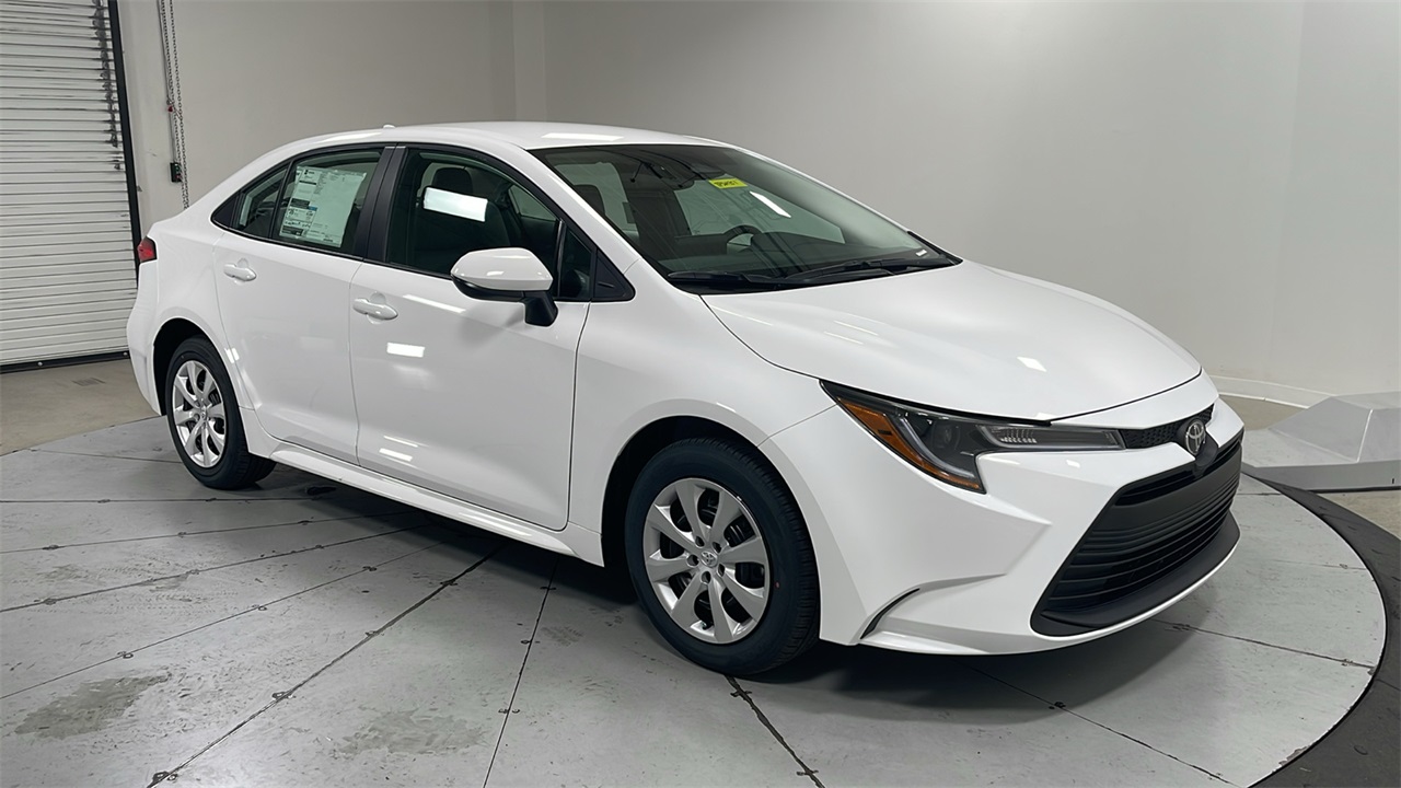 2026 Toyota Corolla LE photo 3