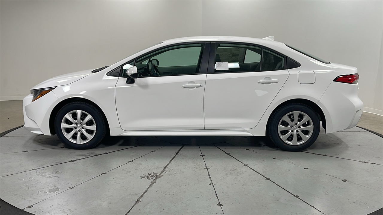2026 Toyota Corolla LE photo 8