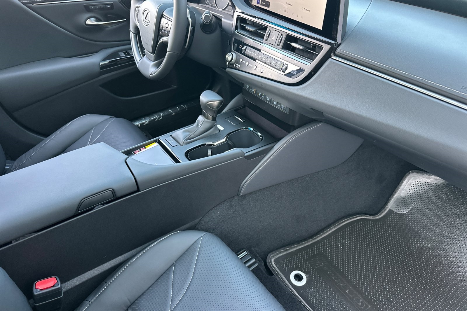 2025 Lexus ES 350 Luxury photo 12
