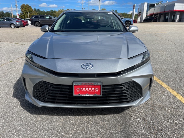 2026 Toyota Camry SE photo 2