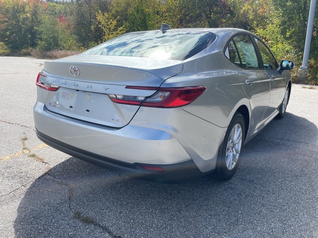 2026 Toyota Camry SE photo 4